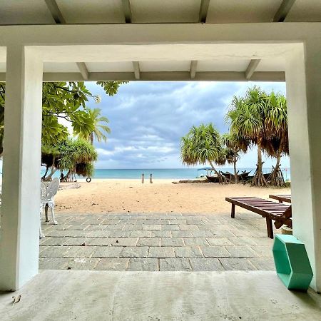 Moon Isle Beach Bungalow Nilaveli Exteriör bild