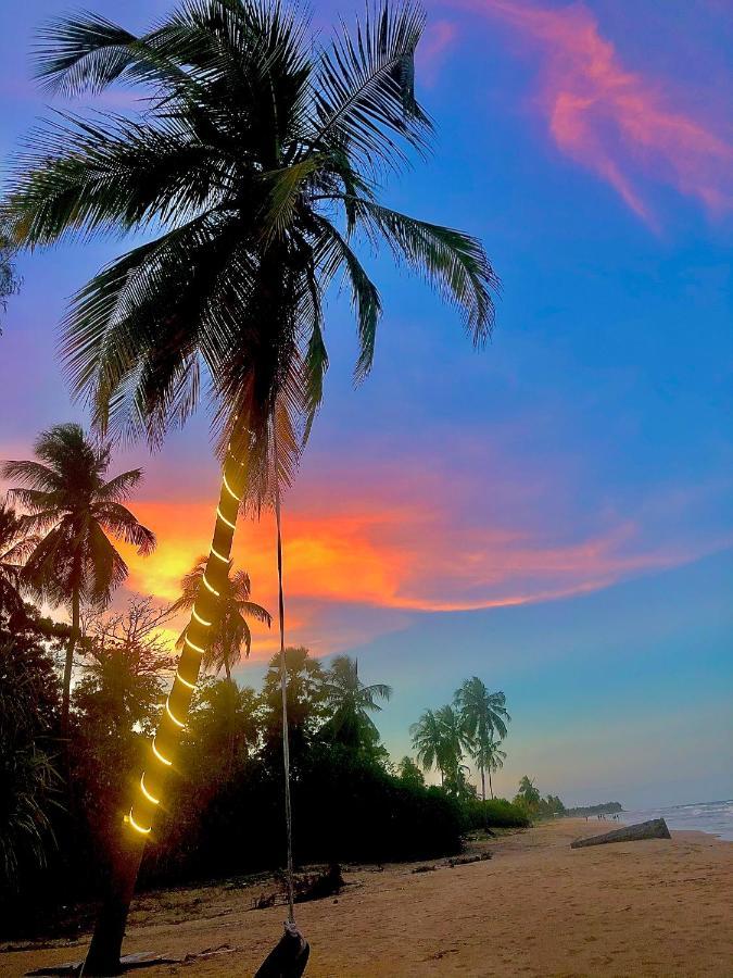 Moon Isle Beach Bungalow Nilaveli Exteriör bild