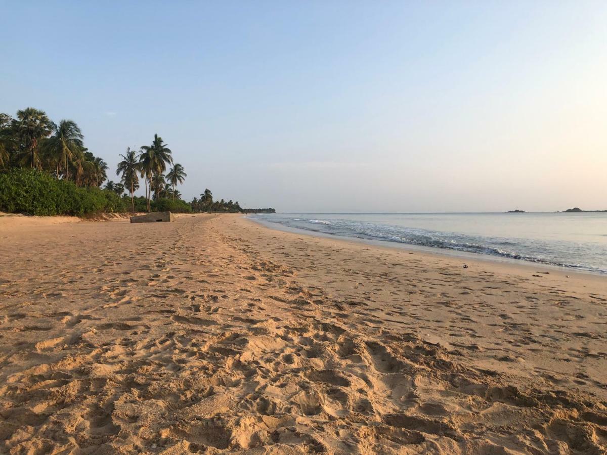 Moon Isle Beach Bungalow Nilaveli Exteriör bild